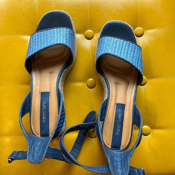 Sandals - Picture 1 of 8